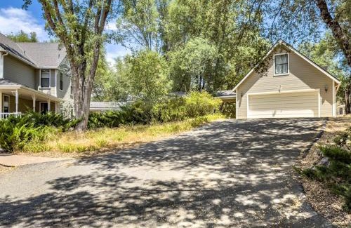 Oakhurst Apartamento | Studio Loft Near Yosemite with Kitchenette