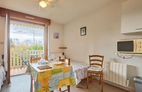 Barbotan-les-Thermes Apartamento | Studio lumineux avec balcon et Wi-Fi à Barbotan - FR-1-841-44