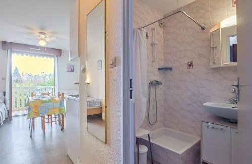 Barbotan-les-Thermes Apartamento | Studio lumineux avec balcon et Wi-Fi à Barbotan - FR-1-841-44