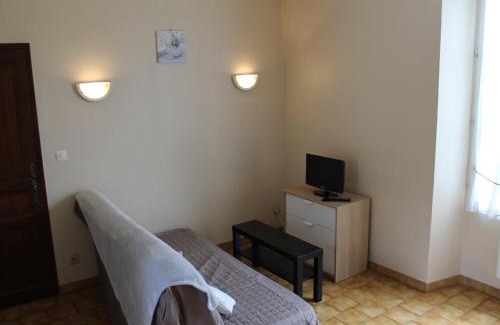 La Roche-Posay Apartamento | Studio lumineux au centre de La Roche-Posay avec Wi-Fi, proche des Thermes - FR-1-541-59