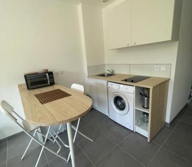 Saint-Etienne-du-Rouvray Apartamento | Studio meuble Kenaya 29m2.