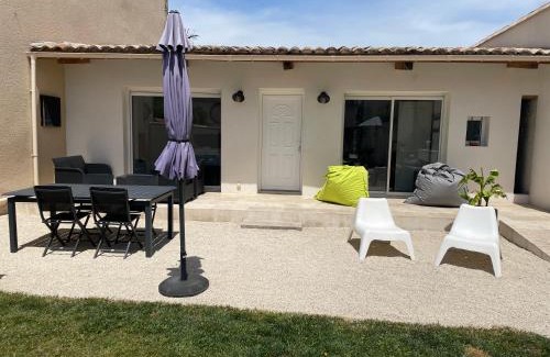 Sainte-Cecile-les-Vignes Casa | Studio moderne proche centre village