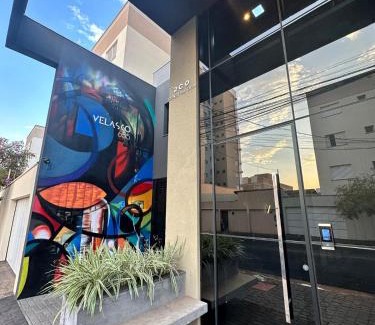 Santa Monica Apartamento | Studio Maia Aconchego e praticidade 190m da UFU