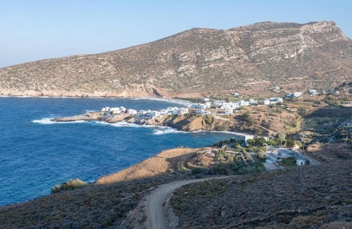 Apollonas Casa | STUDIO MAIRA seafront in to the blue