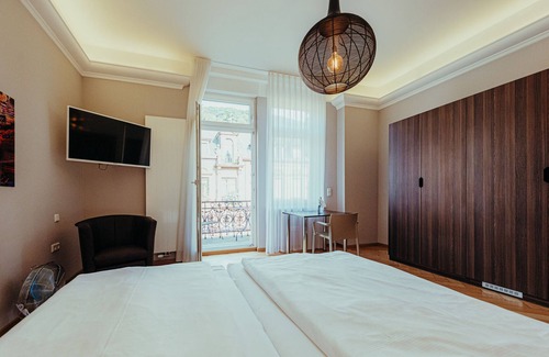 Weststadt Casa | Studio mit Balkon und Eigener Voll Ausgestatteter Kochnische