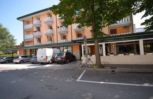 Bibione Apartamento | Apartamento vacacional con parking y aire acondicionado