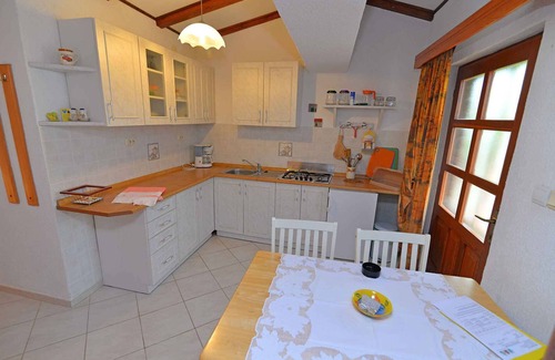 Veli Losinj Apartamento | Apartamento vacacional con terraza, acceso a internet y barbacoa
