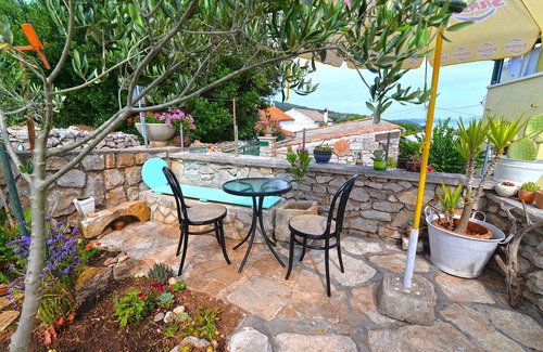 Veli Losinj Apartamento | Apartamento vacacional con terraza, acceso a internet y barbacoa