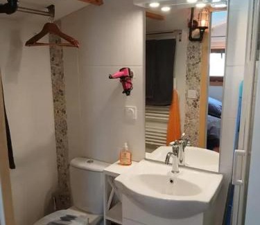 Mercuer Apartamento | Studio moderne avec piscine privée près de Mercuer 15 m²