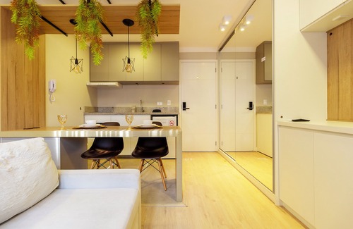 Bigorrilho Apartamento | Studio Moderno Ap 67