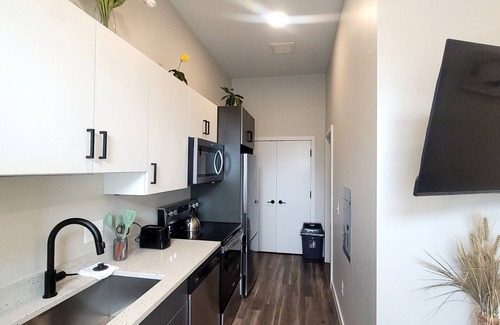 Detroit Apartamento | Studio Monthly & Daily Rental For Traveling Professionals,Corporate & Student's
