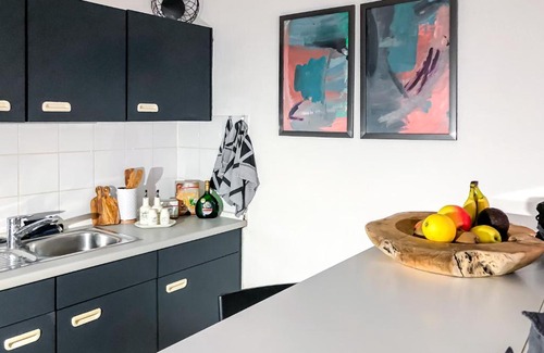 Wuerzburg Apartamento | Studio near Altstadt/w Workspace, Feng-Shui & Art