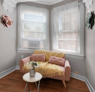 Gayborhood Apartamento | Studio Near Historic Sites