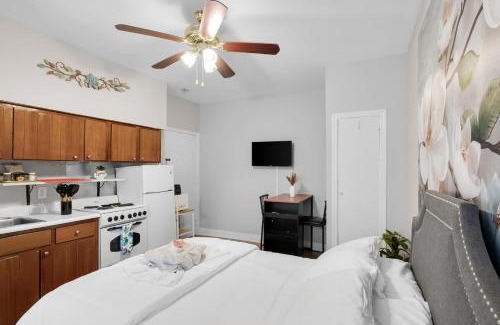 Gayborhood Apartamento | Studio Near Historic Sites