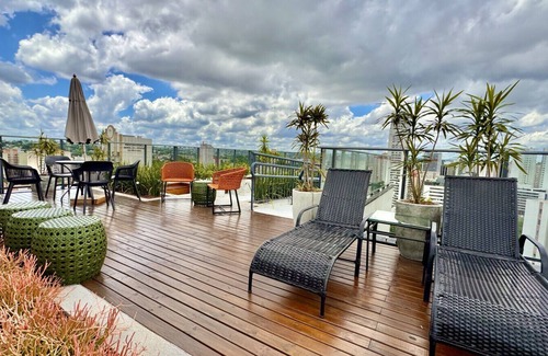 Matriz Apartamento | Studio near Shopping Mueller complete with parking space and air conditioning