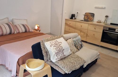 Le Palais Apartamento | Studio neuf avec terrasse et jardin au cœur de Le Palais - FR-1-418-260