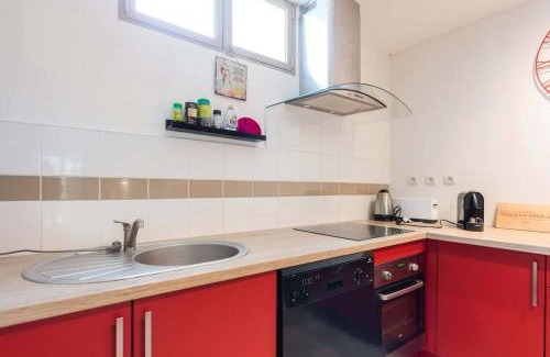 Begles Apartamento | studio next to bordeaux city center with a terrace