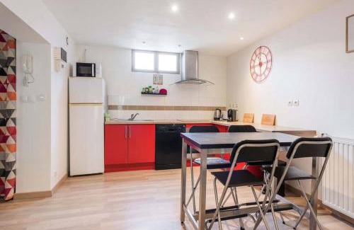 Begles Apartamento | studio next to bordeaux city center with a terrace