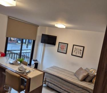 Prado Velho Apartamento | Studio Novo e completo perto da PUC