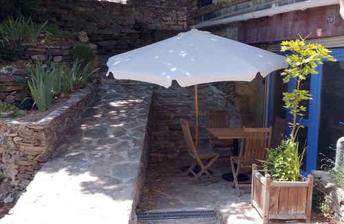 Saint-Andre-Lachamp Apartamento | Studio of the Blue House of Ardèche - with access to the pool and the river