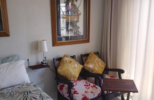 Langebaan Apartamento | Studio On Fairway. A Cozy Quaint Studio close to restaurants and main beach.