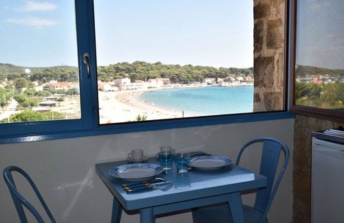 Les Sablettes Apartamento | Estudio en la playa, pies en el agua.