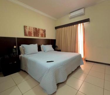 Macae Apartamento | Studio pé na areia, vista, internet e ar