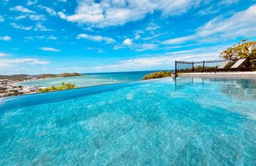 Grand Case Apartamento | Studio Panoramic vue mer époustouflante et piscine à débordement