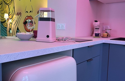 Centre-ville Apartamento | Studio POP in the city center, with Balnéo, in a colorful, retro atmosphere!