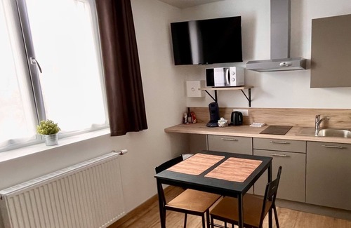 Lens Apartamento | Estudio-Premium-Baño en la habitacion-Vista al Jardín-2ème étage