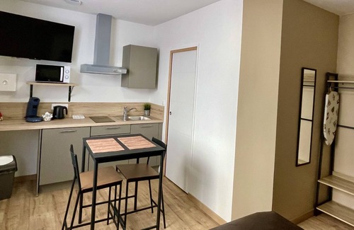 Lens Apartamento | Estudio-Premium-Baño en la habitacion-Vista al Jardín-2ème étage