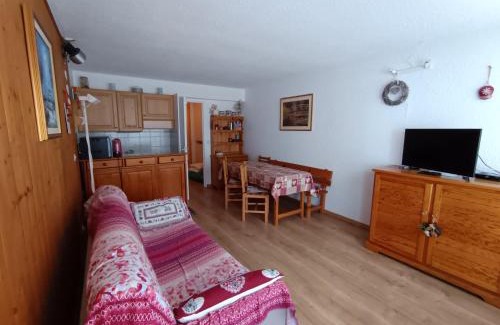 Montgenevre Apartamento | Studio rénové 2* avec coin montagne, 4-5 pers, proche pistes et commerces, village Montgenèvre - FR-1-445-32