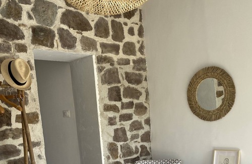 Figanieres Casa | Studio Refait à Neuf Dans une Propriété de Charme Avec Piscine, Entre mer et lac