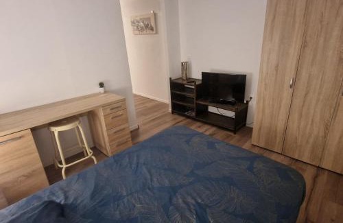 Bourges Apartamento | Studio Renard quartier marais, terrasse en rez de jardin, matelas confort