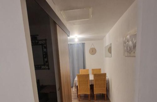 Bourges Apartamento | Studio Renard quartier marais, terrasse en rez de jardin, matelas confort