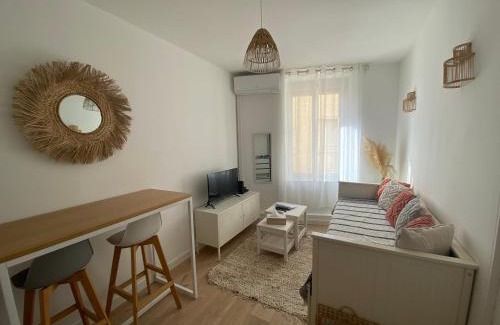 Les Sablettes Apartamento | Studio ROMY les pieds dans l'eau 10 m de la mer