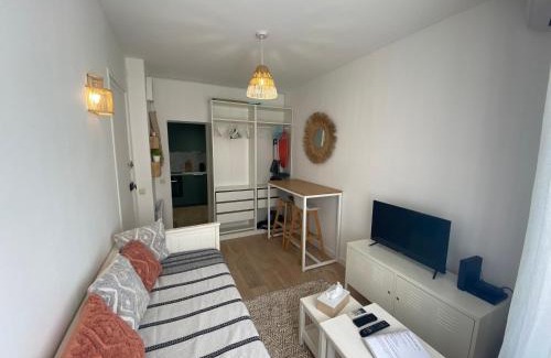 Les Sablettes Apartamento | Studio ROMY les pieds dans l'eau 10 m de la mer