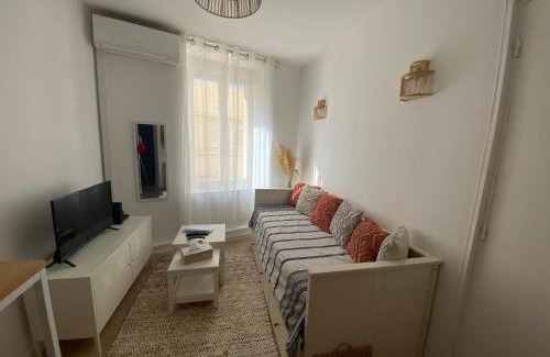 Les Sablettes Apartamento | Studio ROMY les pieds dans l'eau 10 m de la mer