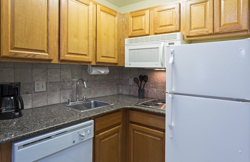 Tallahassee Apartamento | Studio Suite in Tallahassee | FREE Breakfast + On-Site Business Center