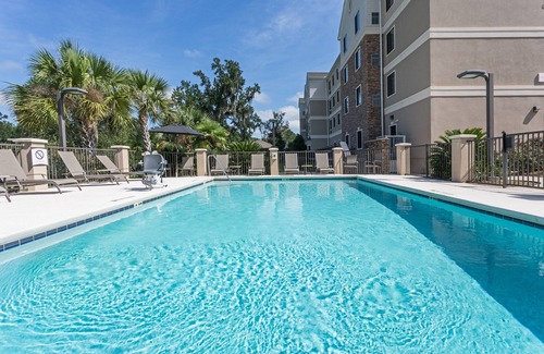 Tallahassee Apartamento | Studio Suite in Tallahassee | FREE Breakfast + On-Site Business Center