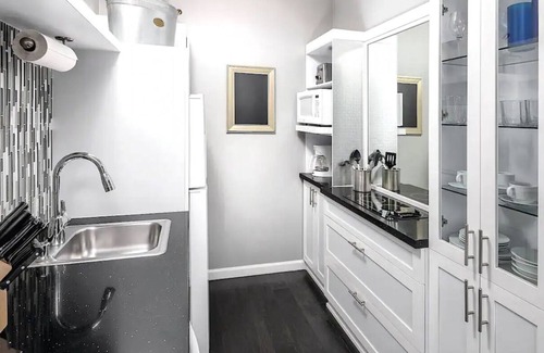 Park West Complejo | Studio Suite near San Diego's Historic Balboa Park