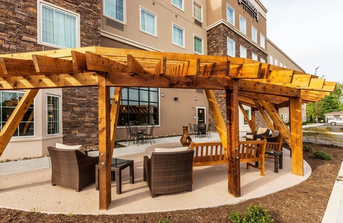 Farragut Apartamento | Studio Suite | Shared Outdoor Pool + BBQ Area