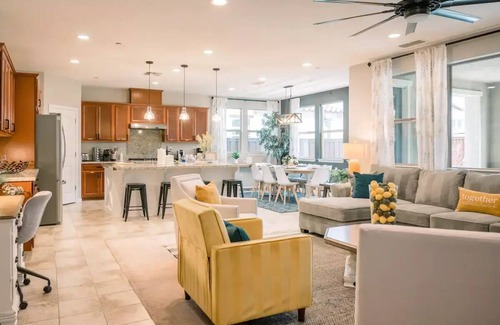 Lathrop Apartamento | STUDIO SUITE w/private entrance - Central Valley