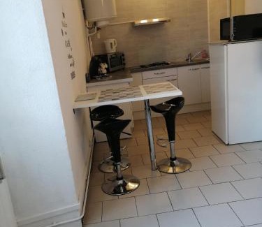 Aubenas Apartamento | Studio tout équipé avec internet