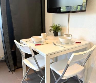 Faubourg-Raines Apartamento | Studio tout confort cité de la gastronomie (3)