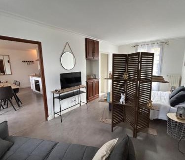 Doue-la-Fontaine Apartamento | Studio + très agréable en centre ville