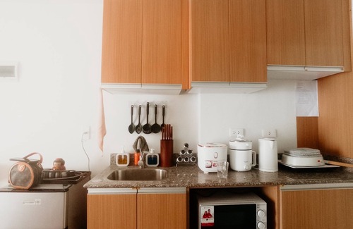 Mactan Export Processing Zone Condominio | Studio Unit Near Airport at Amani Grand Resort with Pool
