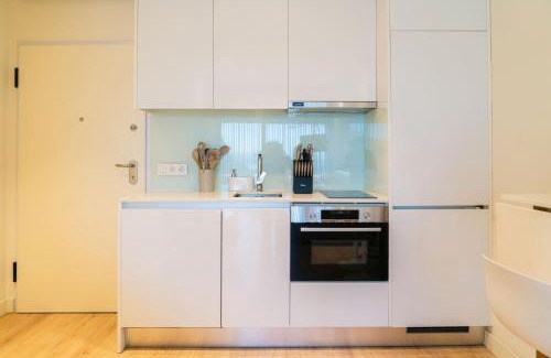 Campanha Apartamento | Studio w/Balcony, Pool & Gym | Antas by Host Wise