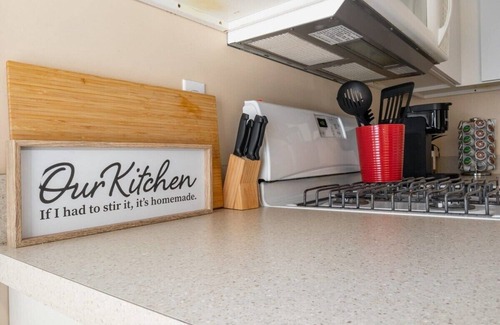 Michigan City Apartamento | Studio w/King Bed, Close to Beach & Shops