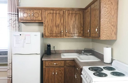 Rivermont Casa | Studio w/kitchen, Private, Sanitized & Discounts Sleeps 2